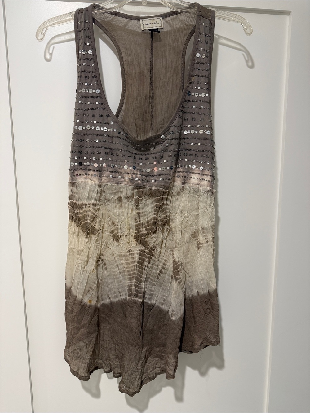 Vintage About A Girl… Taupe Embellished Tie-Dye Racerback Tank Size XL